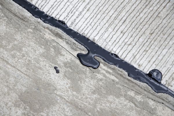 Pavement Crack Sealing in Los Gatos